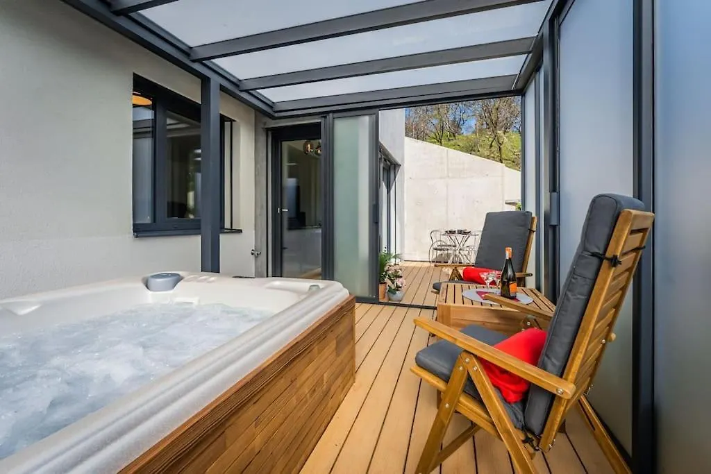 Romantic Wellness Apartment Prag 0*,